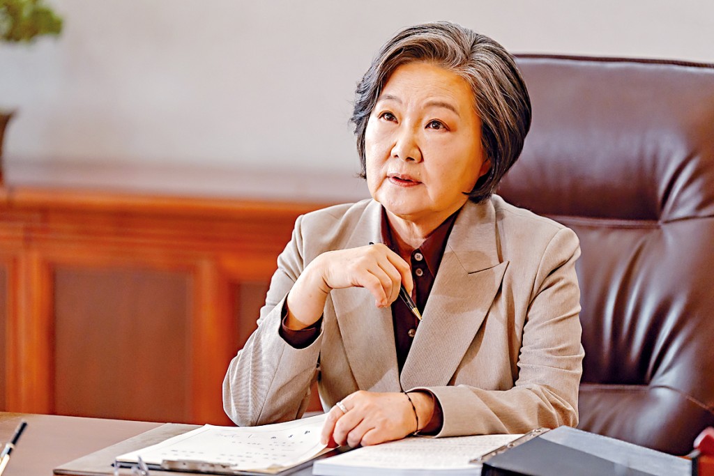 李美淑是全智賢參選總統的推手，城府極深。