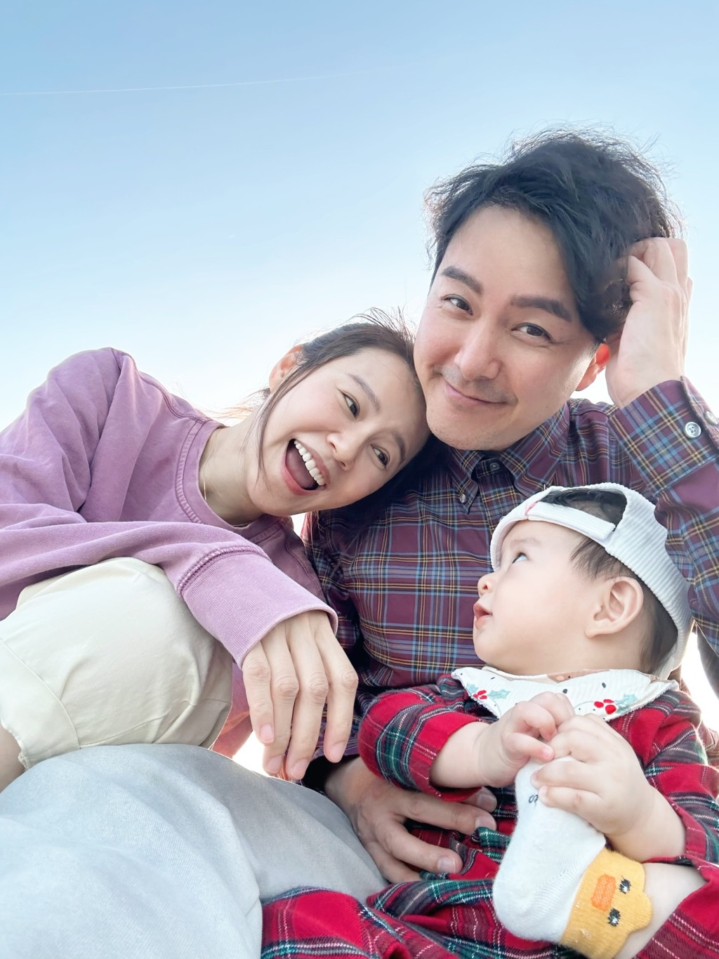 黃翠如、蕭正楠與兒子「蕭哈哈」一家三口的溫馨合照。 黃翠如、蕭正楠與兒子「蕭哈哈」一家三口的溫馨合照。