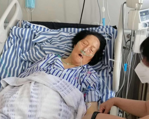 微信朋友圈流傳的照片顯示，申紀蘭躺在病牀上。網圖
