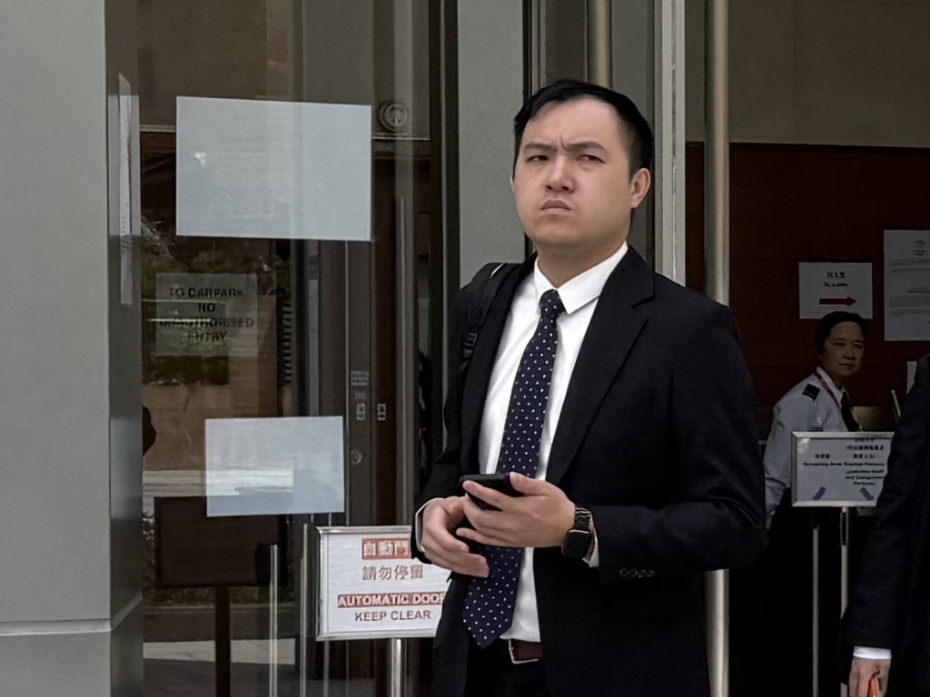 負責批出被告的「高才通」電子申請的入境事務主任龐彥文作供。