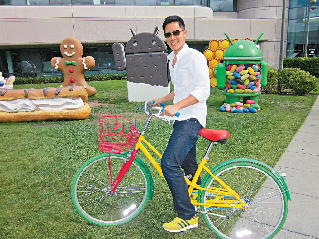 ■余名德曾到訪Google的加州總部，並騎乘專用的黃色單車，穿梭園區參加不同會議。
