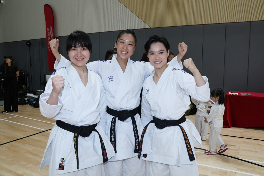 香港女子形團體賽主力王思敏(右起)、馬嘉敏及董依然是上屆亞錦賽銅牌,她們期望今年六月的亞錦賽能躋身決賽。徐嘉華攝 香港女子形團體賽主力王思敏(右起)、馬嘉敏及董依然是上屆亞錦賽銅牌,她們期望今年六月的亞錦賽能躋身決賽。徐嘉華攝