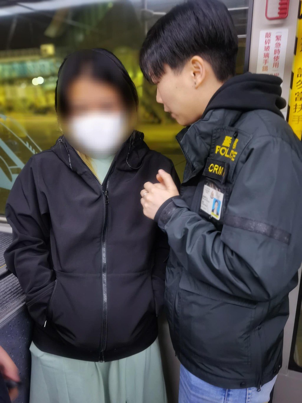該名港人在保安局專責小組成員陪同下今早返抵香港。保安局fb 該名港人在保安局專責小組成員陪同下今早返抵香港。保安局fb