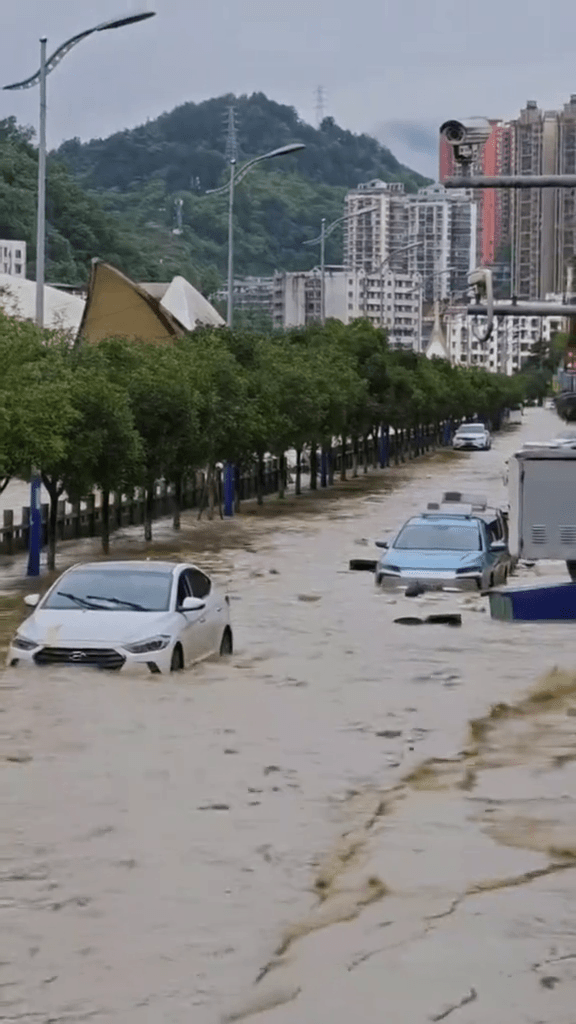 贵州都匀暴雨成灾。