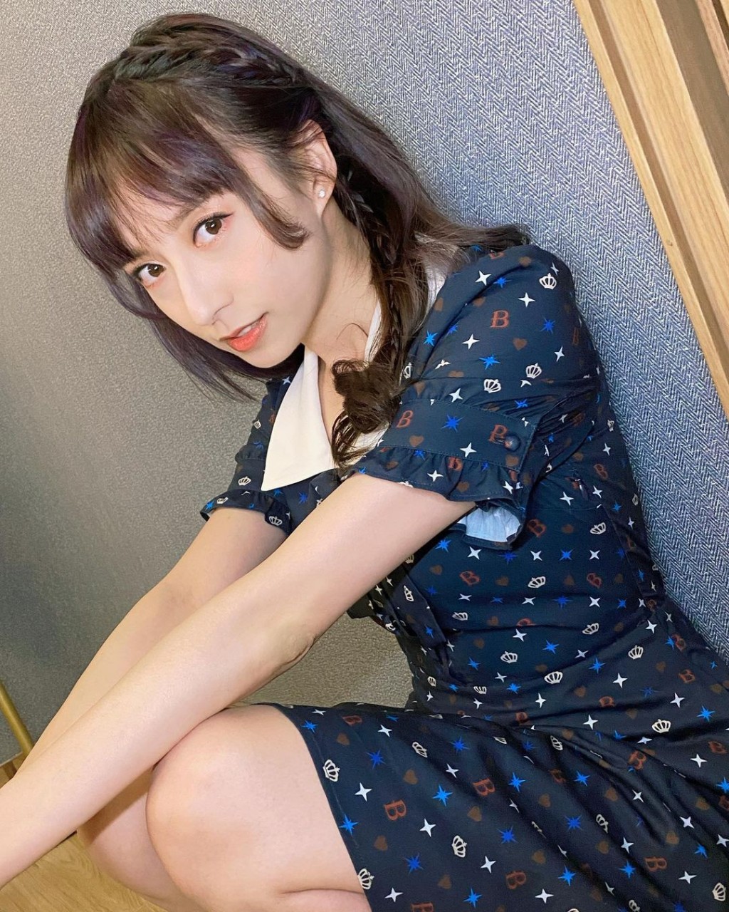 好姊妹龔嘉欣唔使開工,所以同鄭家一齊過中秋。