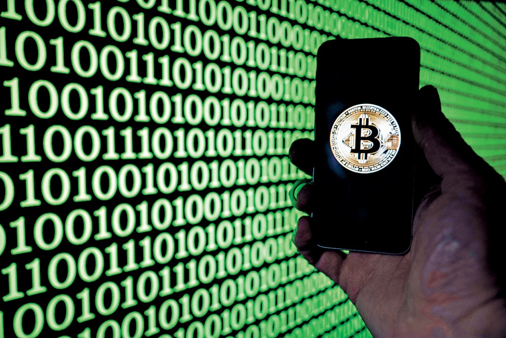 专家指出，美方黑客透过系统漏洞，「没收」陈志持有的比特币。