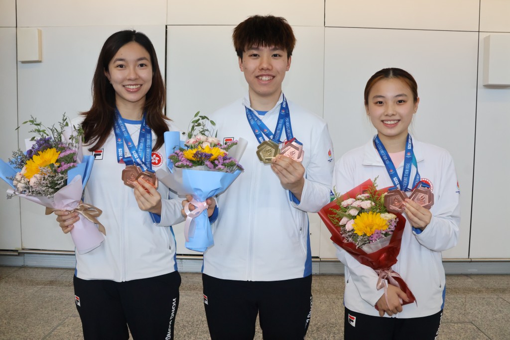 香港乒球隊是今屆世大運大嬴家，共奪1金3銅，而吳詠琳（左起）、陳顥樺及黃凱彤更各奪2面獎牌。徐嘉華攝