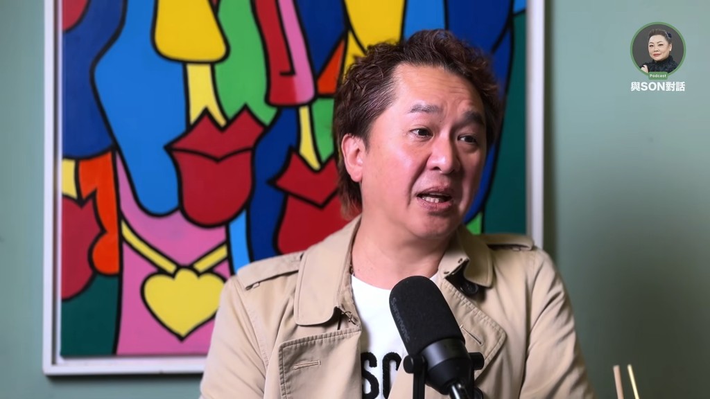 面對主持毫無根據且帶有攻擊性的指點,鄧兆尊全程保持克制與風度。(影片截圖:《與Son對話》) 面對主持毫無根據且帶有攻擊性的指點,鄧兆尊全程保持克制與風度。(影片截圖:《與Son對話》)