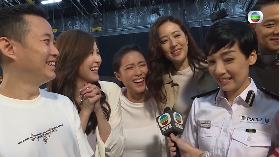 劉佩玥、劉穎鏇、唐詩詠、江美儀笑話講不停。