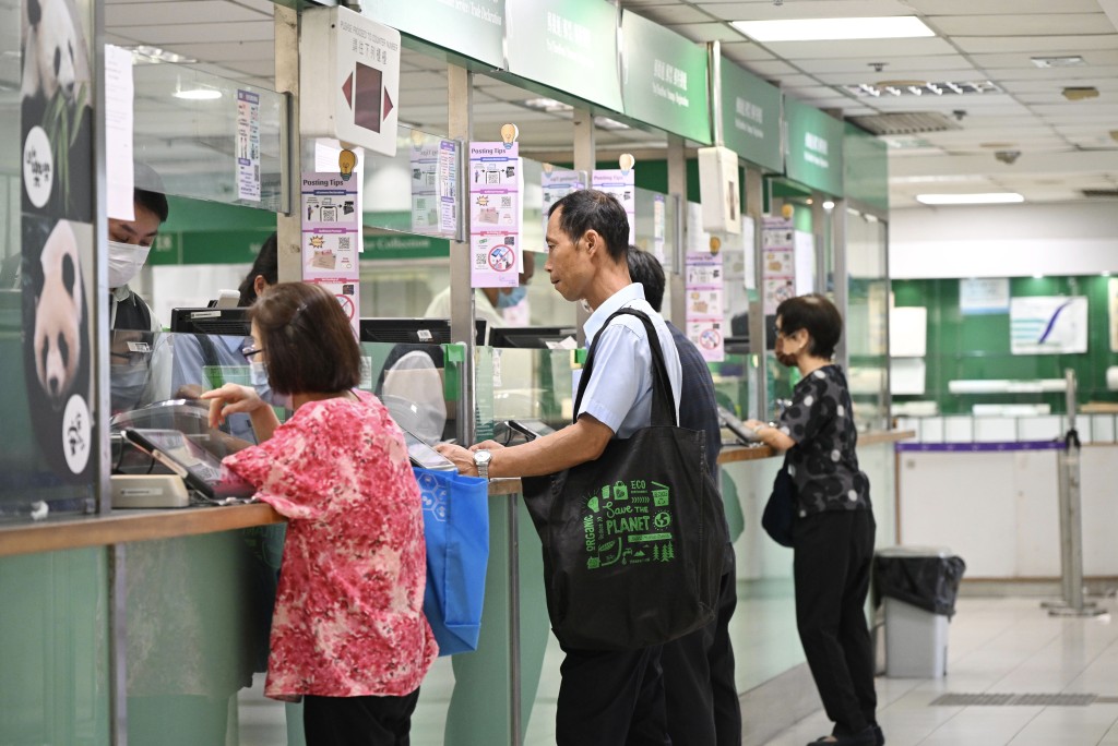 近年香港郵政整體郵件量下跌。資料圖片 近年香港郵政整體郵件量下跌。資料圖片