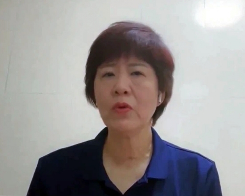 郎平稱中國女排問心無愧，談卸任稱說不定又回來。