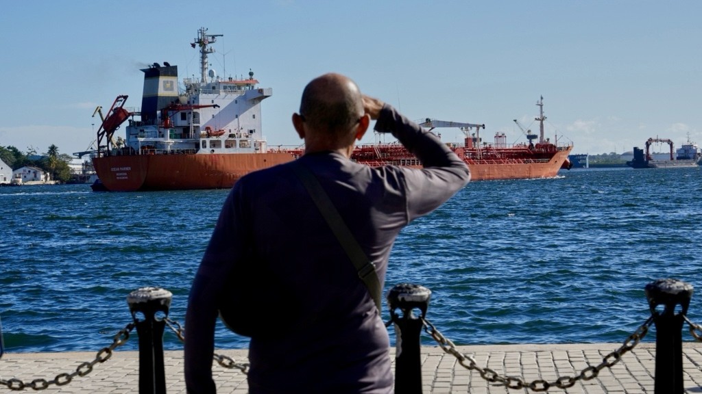 一艘油輪靠近古巴哈瓦那。 美聯社