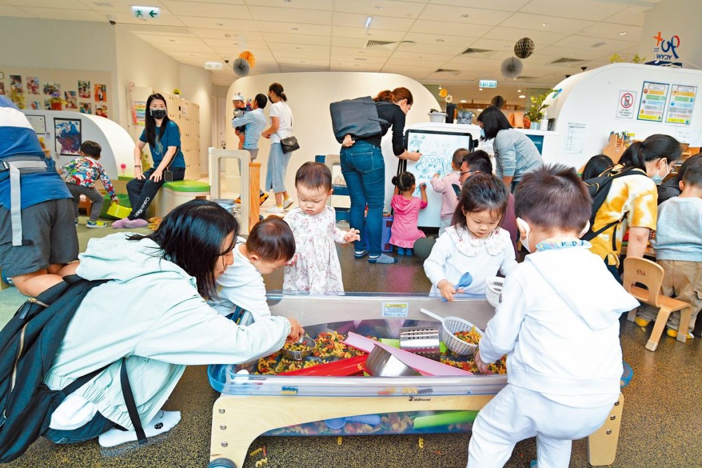 學校希望藉着體驗日,讓小朋友在親身操作中探索和認識新知識。