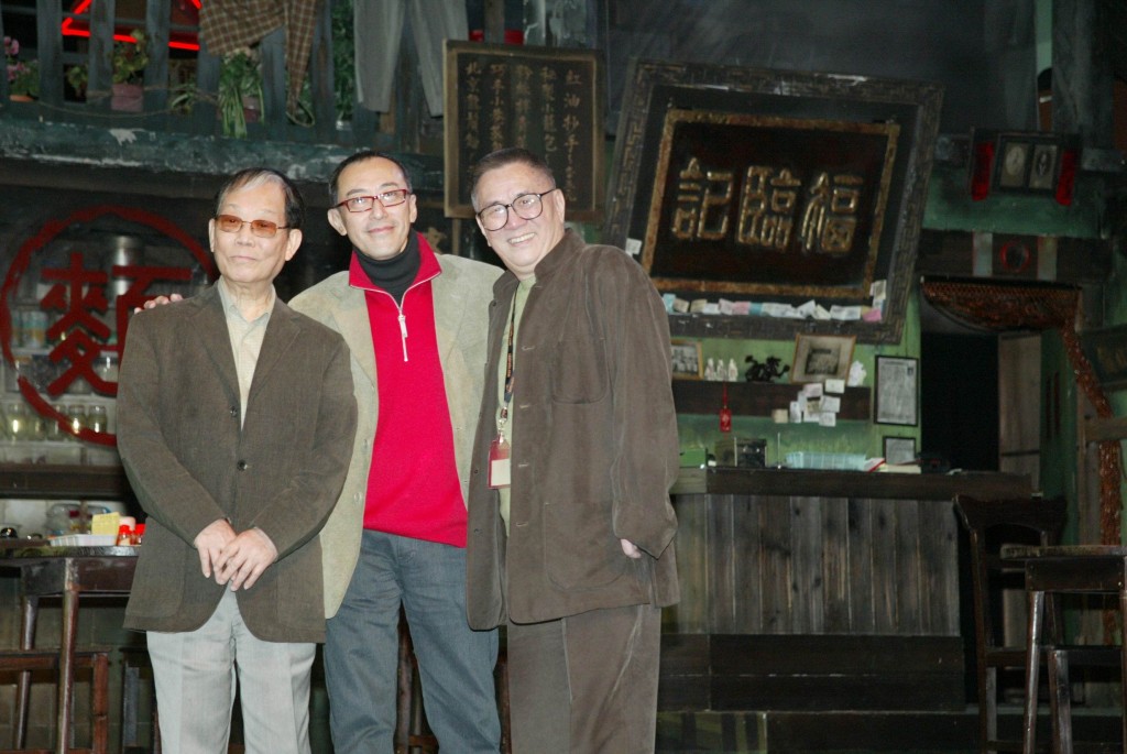 毛俊輝與黃霑、顧嘉煇，共同創作了經典的《酸酸甜甜香港地》。