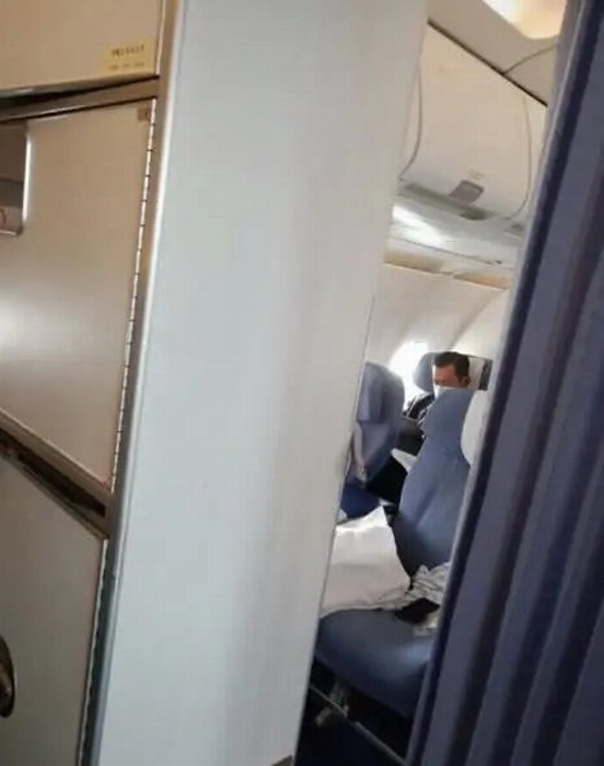 古仔早前在飛機上被野生捕獲,當時他都有戴口罩,防疫意識都不弱。