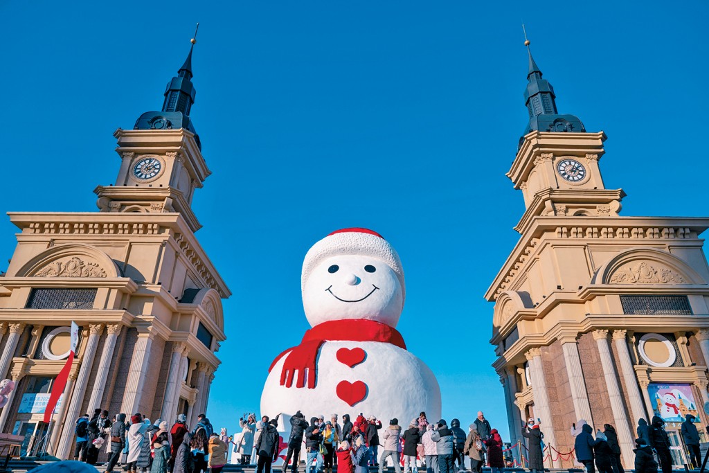 哈爾濱群力音樂公園的18米巨型雪人。