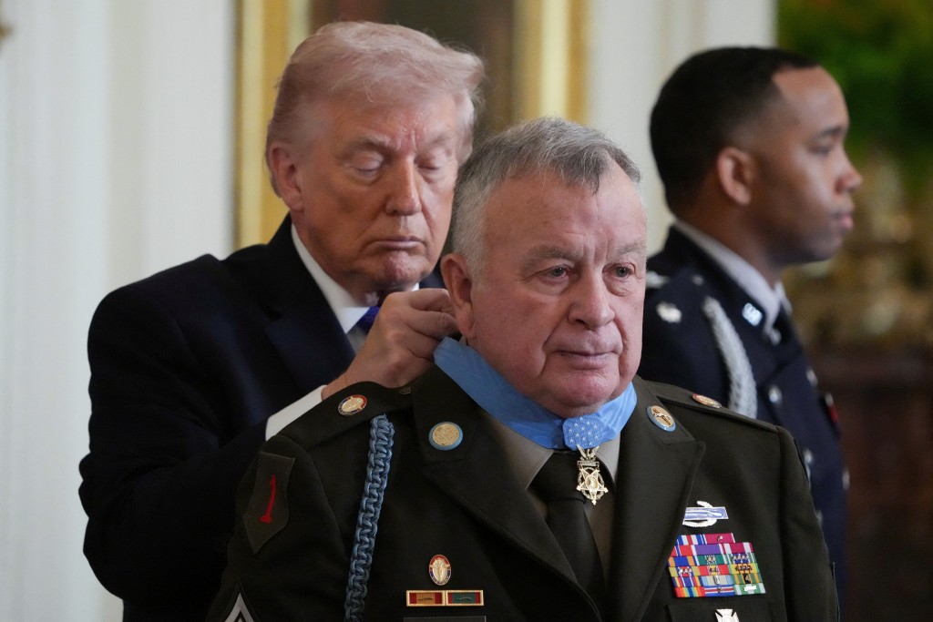 特朗普周一在白宮出席頒獎典禮。路透社