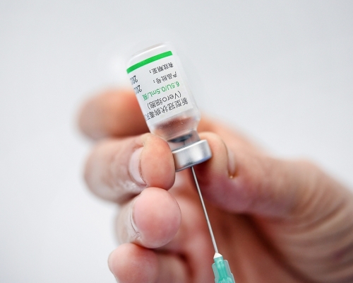 科興指已獲批疫苗緊急使用年齡擴大至3歲以上。AP圖片