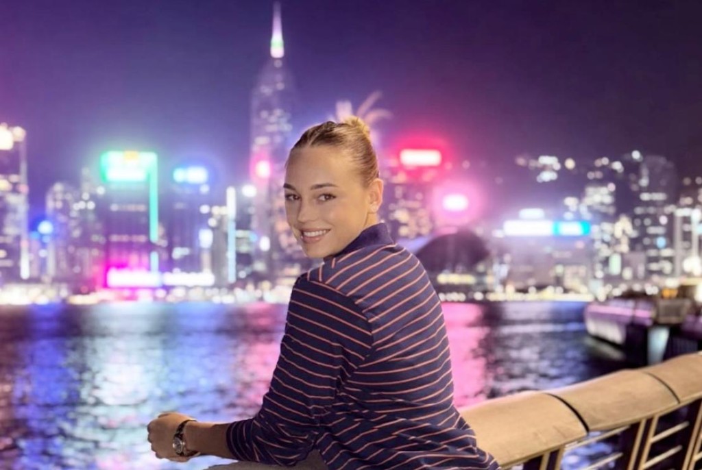 Daria与维港夜景。Daria IG 