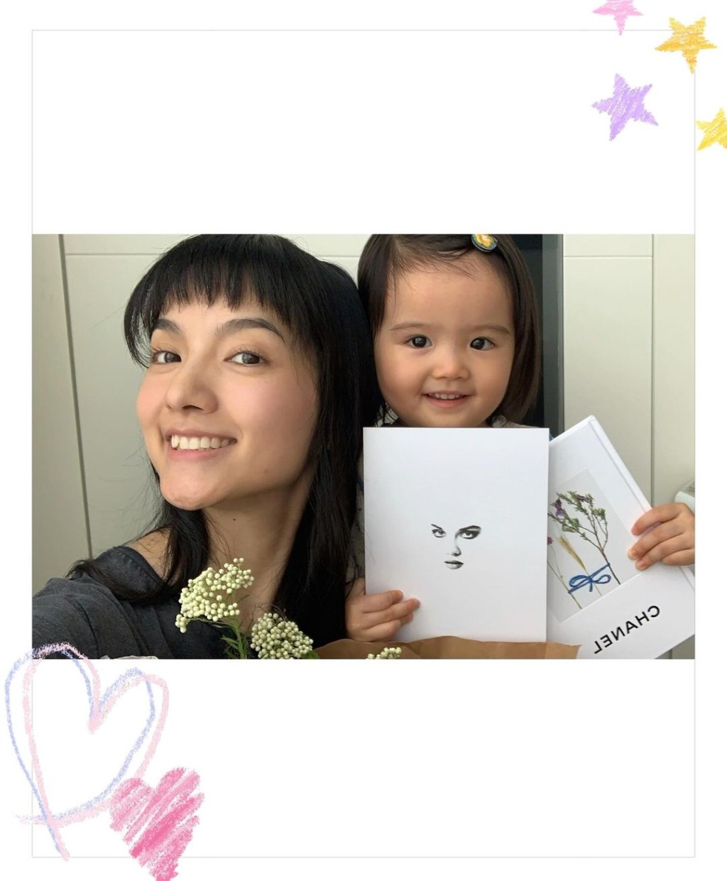 今个母亲节，陈嘉宝在IG贴出与女儿的合照。