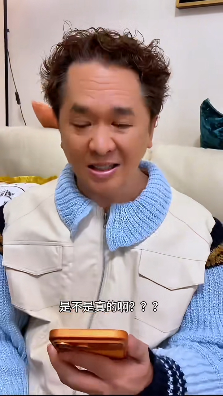 鄧兆尊笑說:「我唔係富二代,其實我都係一個每日工作嘅普通人嚟!」 鄧兆尊笑說:「我唔係富二代,其實我都係一個每日工作嘅普通人嚟!」