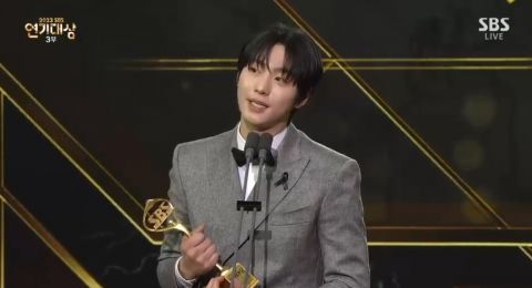 《浪漫医生金师傅3》安孝燮获颁男子最优秀演技奖（季播剧）。