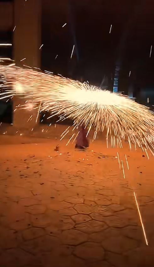 打鐵花網紅「村夫」年廿九因燒炭取暖，中一氧化碳毒身亡。