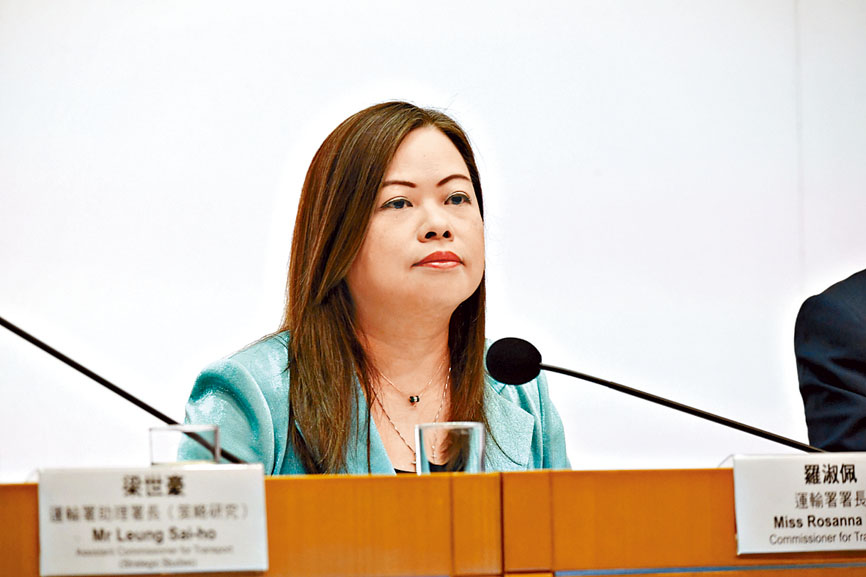 羅淑佩表示，塞車問題不一定要透過收費來解決，只要公共交通做得好，市民就會減少駕車。