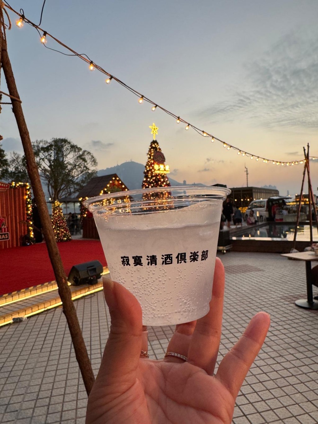 市集亦有多家特色餐飲單位，結合傳統風味與創意靈感，美酒、小吃應有盡有。（圖片來源：《親子王》）