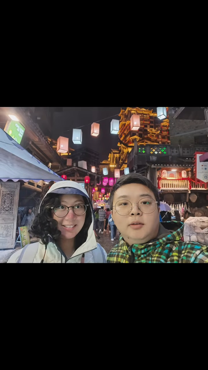 利愛安與丈夫非常似樣。