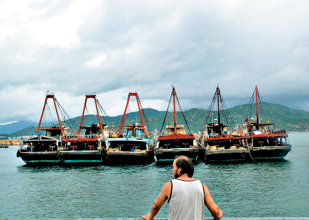 高油價令遠洋漁船「停擺」，提早進入休漁期。