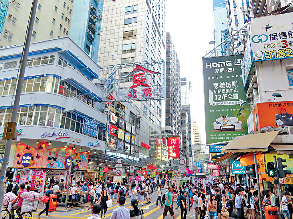 ﻿■面對本港零售業低谷，區文慧指，因豐澤業務以本地客為主，就算自由行客下降，對公司影響不大。