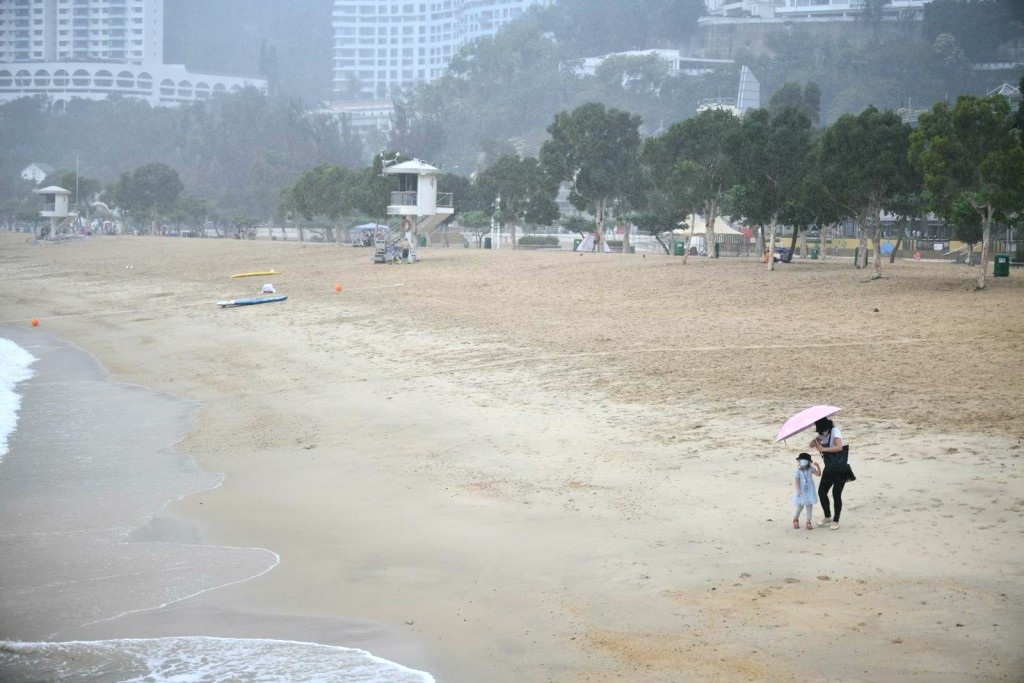 沙灘人流稀少
