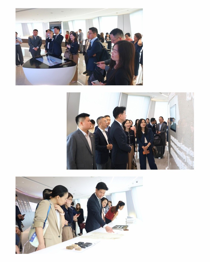 同日下午，湯文龍偕理事、籌委會委員及律師會會員參觀位於中國華潤大廈65-66層的華潤集團春筍歷史文化展廳。香港律師會fb  