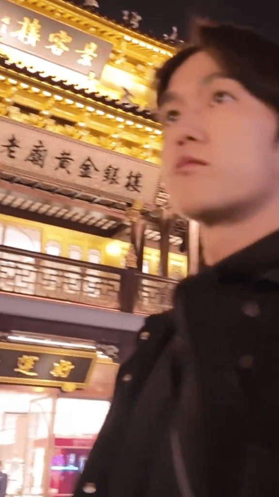 日本马拉松名将大迫杰抵沪,知名景点游览。 日本马拉松名将大迫杰抵沪,知名景点游览。