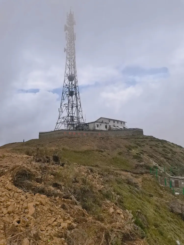 电视台招人守机房，海拔3614米山顶返工，方圆10公里无人住，每月驻山不低于半个月。