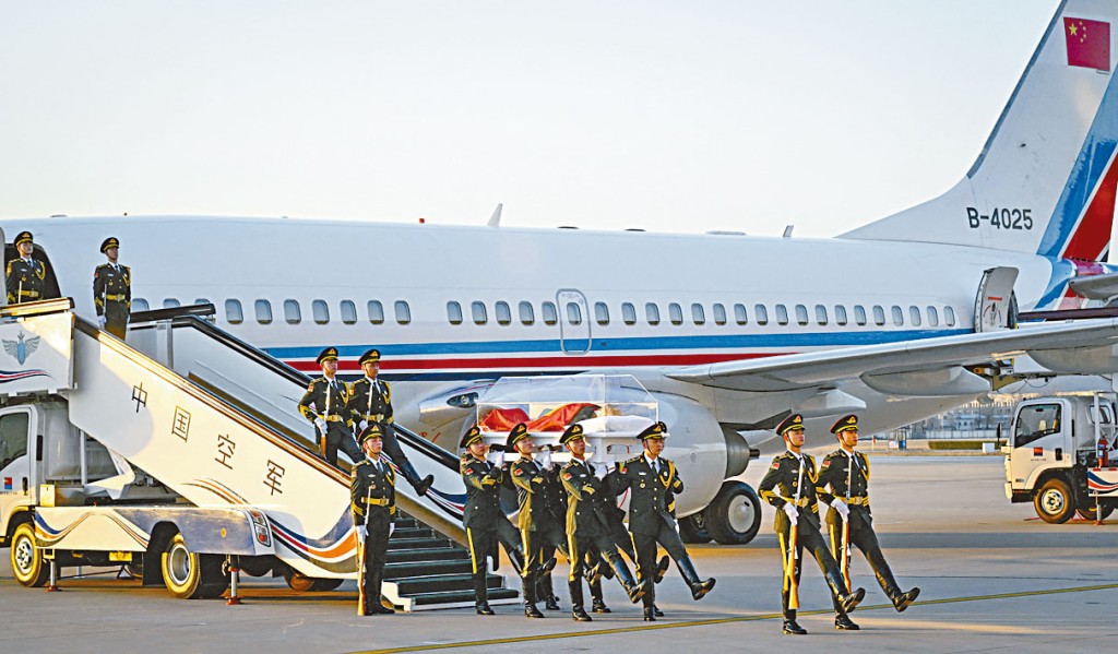 江澤民的遺體本月一日由上海移送到北京。