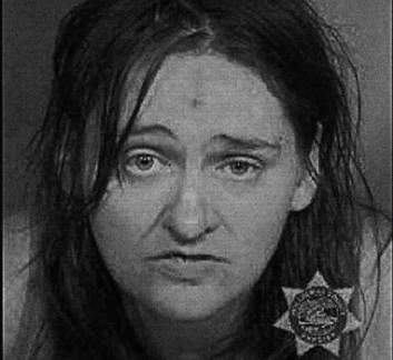 沃克曼被捕，檢方依企圖攻擊、干擾大眾交通運輸、失控行為和魯莽致他人於危險中等罪起訴她。