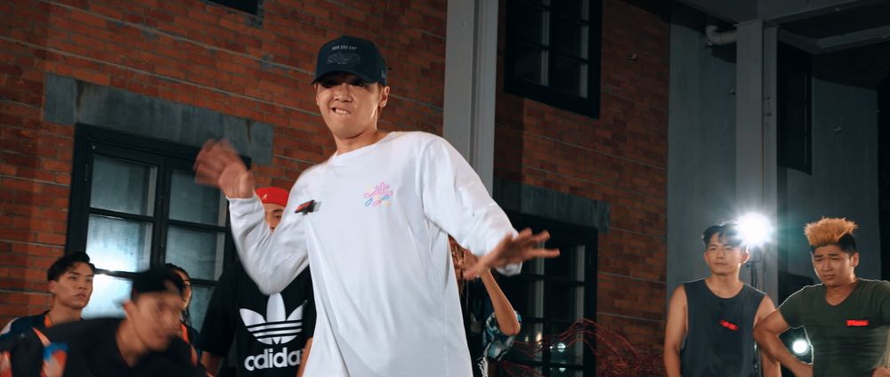 擅長HipHop的Gordon,跳得入型入格。