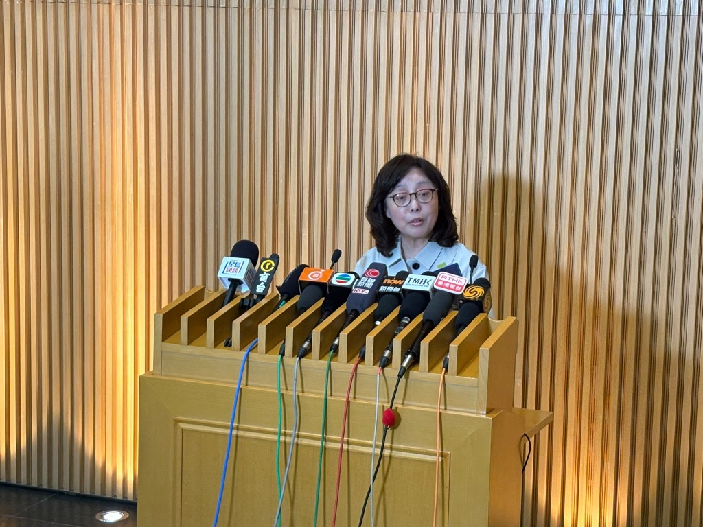 甯漢豪指出,北部都會區、鐵路項目及市區重建項目都有一定時間性,不會因為已達標而放慢推地。 甯漢豪指出,北部都會區、鐵路項目及市區重建項目都有一定時間性,不會因為已達標而放慢推地。