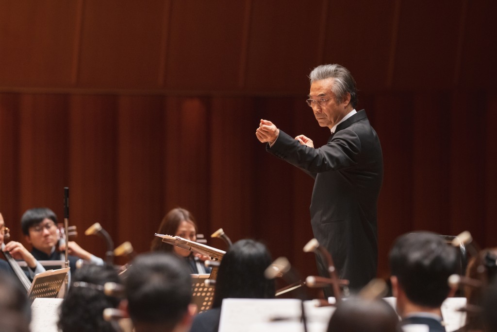 香港中樂團藝術總監兼終身指揮閻惠昌。