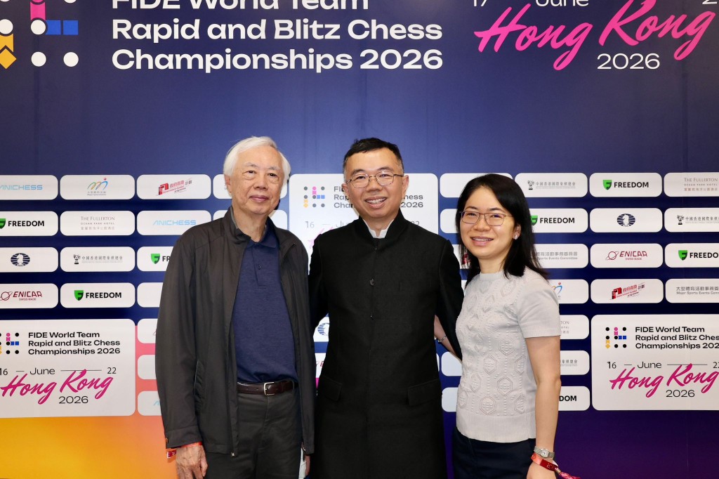 前亞運代表林景蔚(中)也是參賽選手之一,其父母及太太到場支持。徐嘉華攝 前亞運代表林景蔚(中)也是參賽選手之一,其父母及太太到場支持。徐嘉華攝