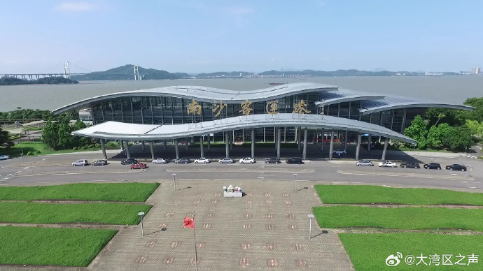 南沙客運港至香港機場航線，停航逾4年後復航，船程僅約70分鐘。  