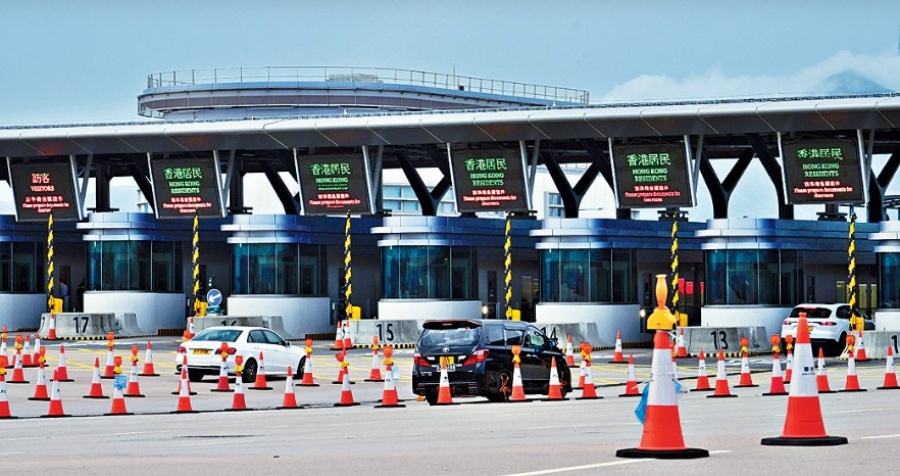 現時港珠澳大橋香港口岸已可以「人車共檢」 ,需時大概2至3分鐘。資料圖片 現時港珠澳大橋香港口岸已可以「人車共檢」 ,需時大概2至3分鐘。資料圖片