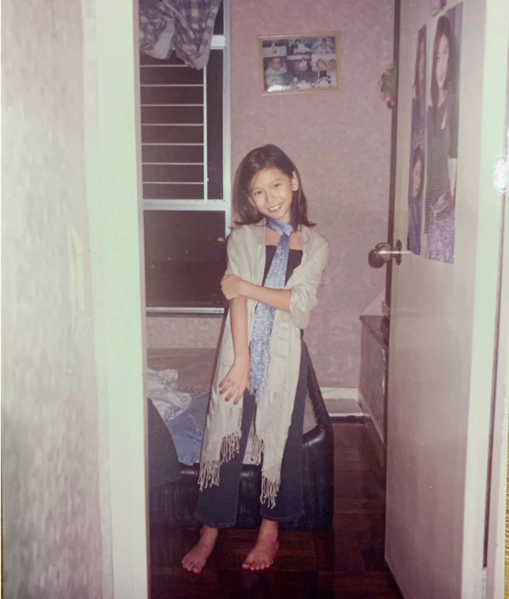 梁凱寧於IG分享自己的童年照，證從小美到大。