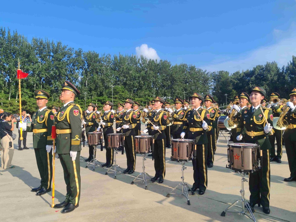 聯合軍樂團演奏《鋼鐵洪流進行曲》等3首曲目。資料圖片 聯合軍樂團演奏《鋼鐵洪流進行曲》等3首曲目。資料圖片