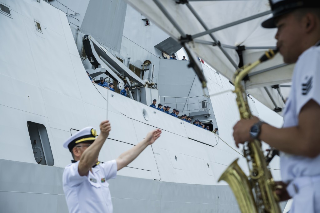 荷蘭海軍「卓普號」護衛艦停泊日本長崎。X圖片
