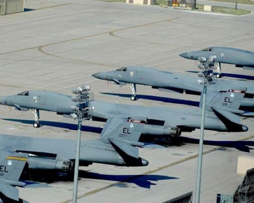 客機錯誤降落在急流城10公里外的埃爾斯沃思空軍基地。