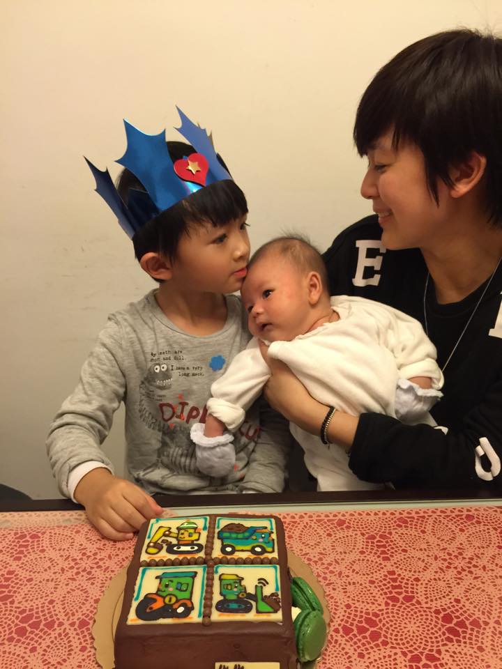 婚後極速誕下兩胎,湊夠「好」字。
