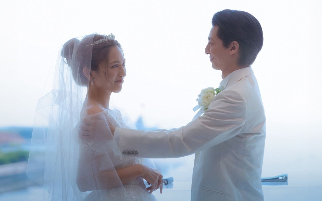 川口春奈和高杉真宙新片《媽媽即使已不在這個世界,我的生命日記》將於10月上映,當中有她披嫁衣的畫面。 川口春奈和高杉真宙新片《媽媽即使已不在這個世界,我的生命日記》將於10月上映,當中有她披嫁衣的畫面。